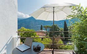 P Terrace - Lake View By Rent All Como